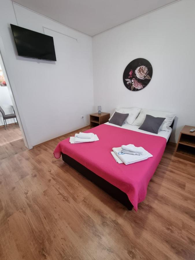 ביוגראד נה מורו Apartments Lili מראה חיצוני תמונה