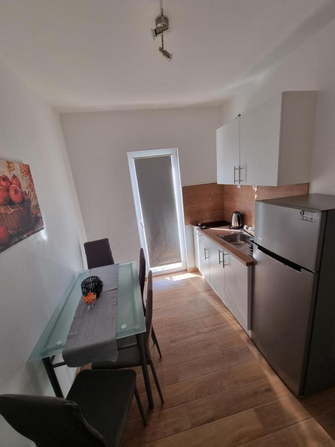 ביוגראד נה מורו Apartments Lili מראה חיצוני תמונה