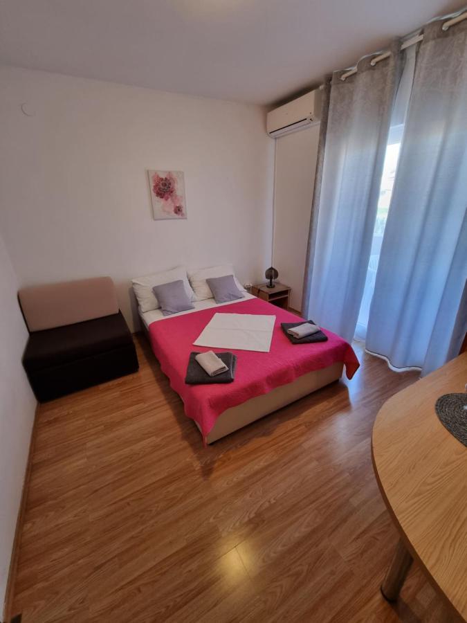 ביוגראד נה מורו Apartments Lili מראה חיצוני תמונה