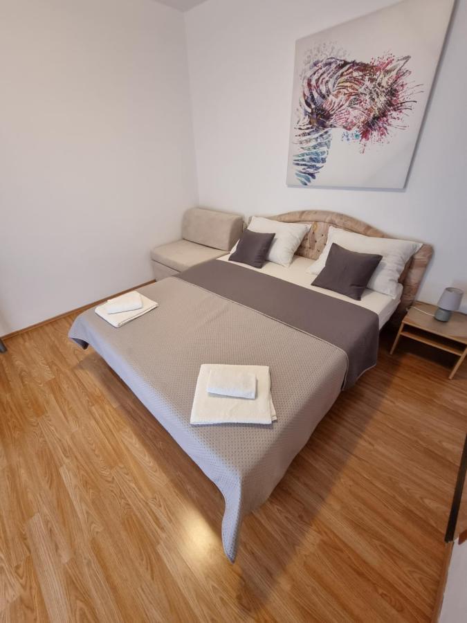 ביוגראד נה מורו Apartments Lili מראה חיצוני תמונה
