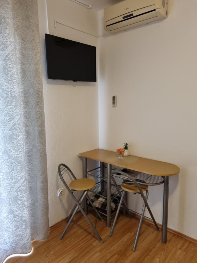ביוגראד נה מורו Apartments Lili מראה חיצוני תמונה