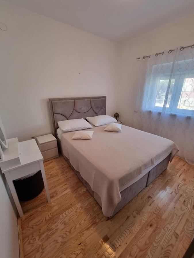 ביוגראד נה מורו Apartments Lili מראה חיצוני תמונה